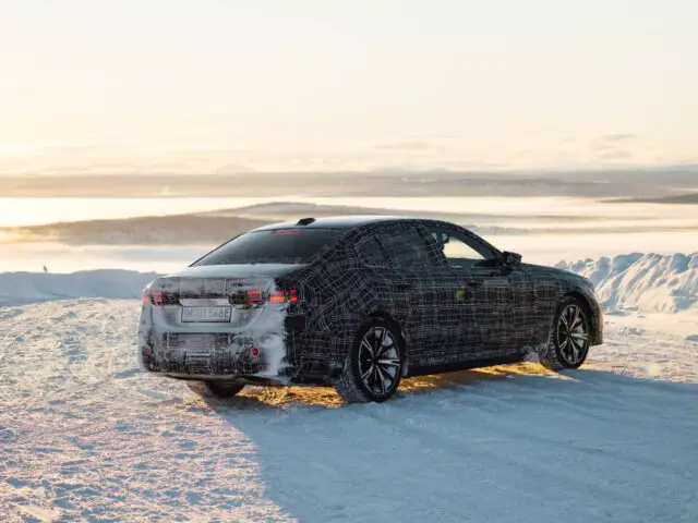 BMW впервые показывает новый BMW 5 серии