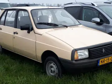 Замечено: Citroën Visa 1985 года выпуска.