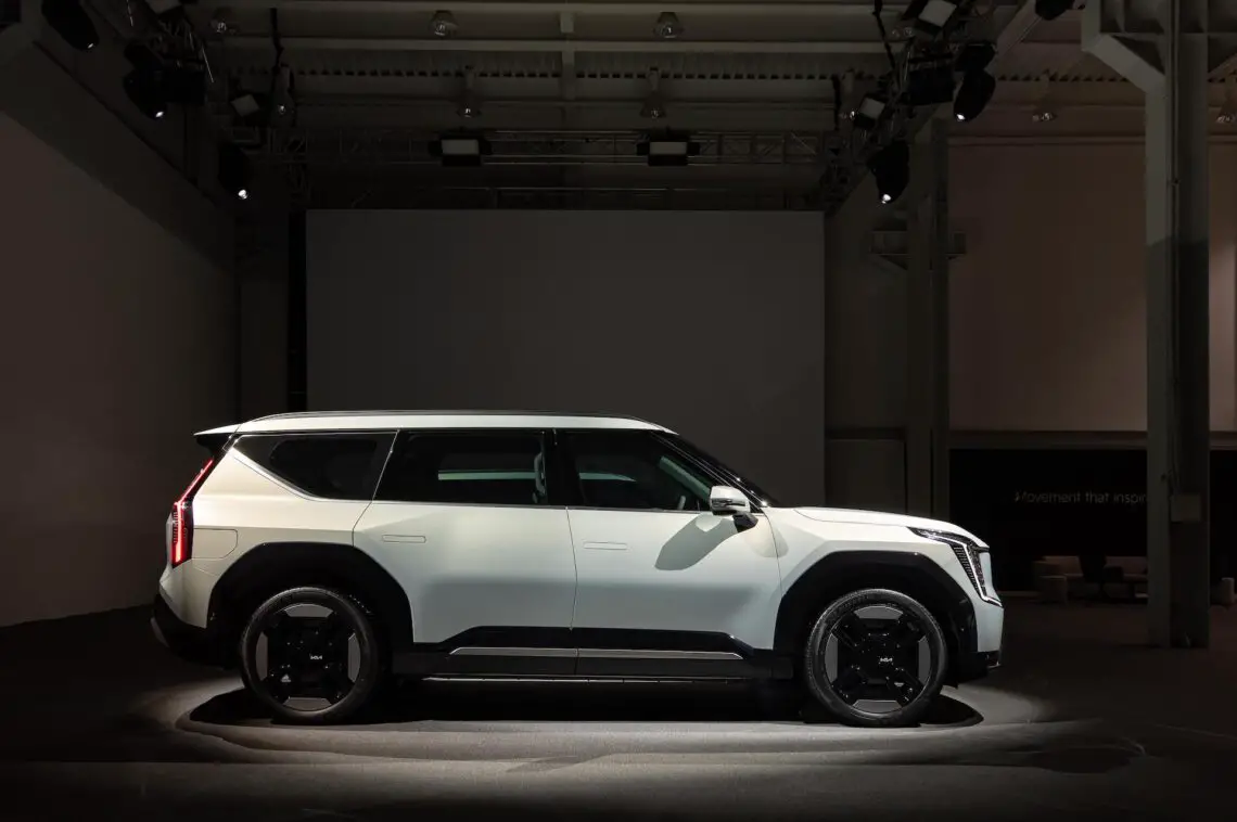 Киа EV9 сбоку