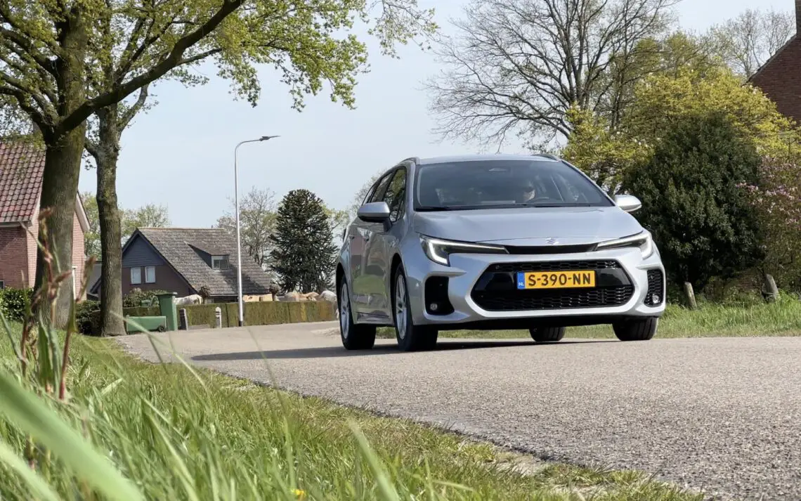 Сузуки Свэйс 2023