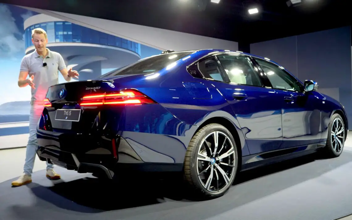 Новые BMW i5 и BMW 5 серии — впечатляют!