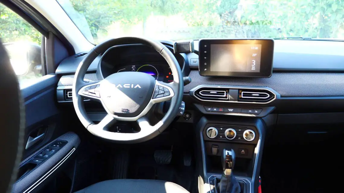 Обзор — Dacia Jogger Hybrid 140 (2023) — Jogger стал еще веселее!