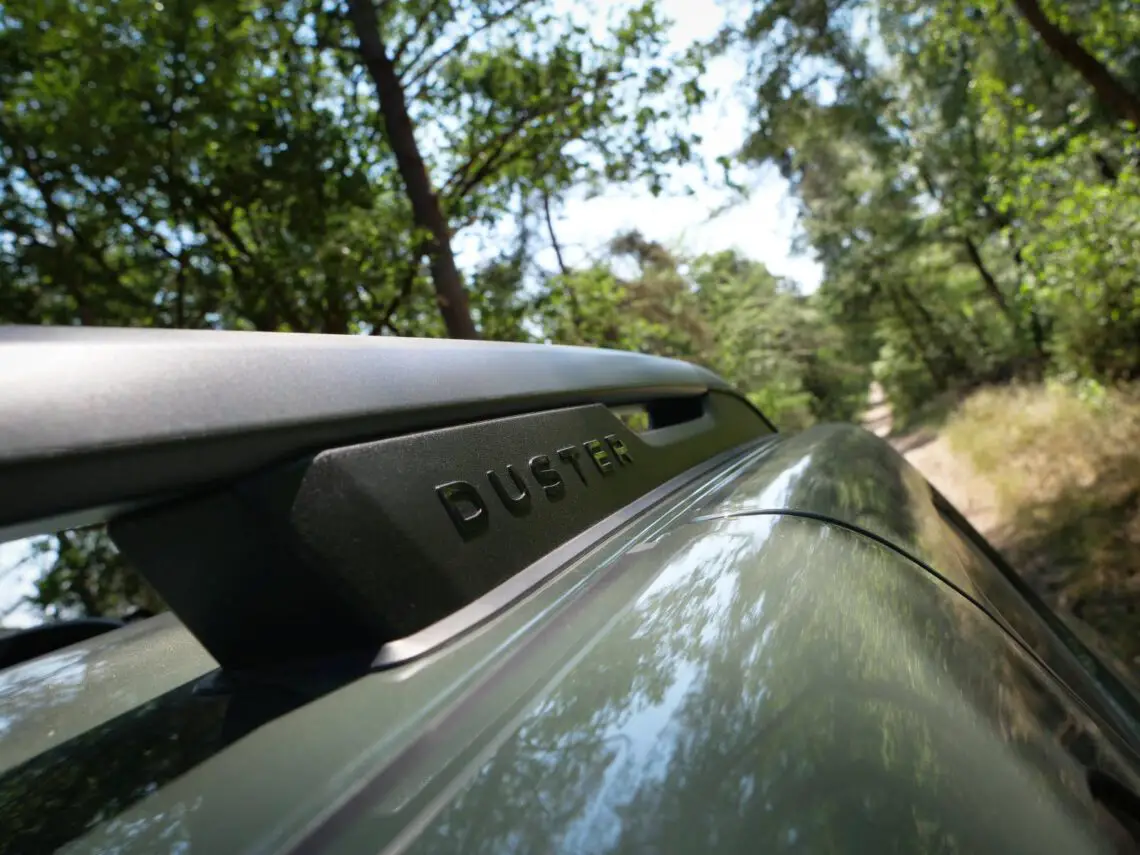 Обзор Dacia Duster 2023 года — умеет все, что может дорогой внедорожник