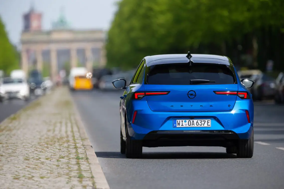 Отзыв - Opel Astra Electric (2023)