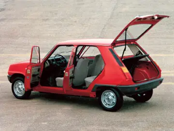 Найден: Renault 5 GTS 1988 года выпуска.