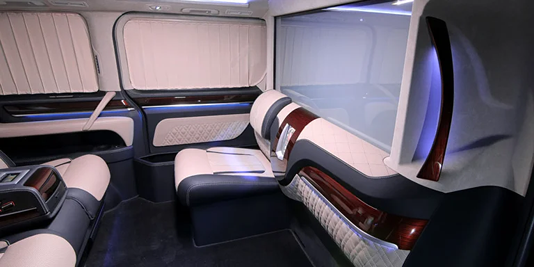 Профессиональный тюнинг и переоборудование микроавтобусов Toyota Hiace и Granvia: как превратить стандарт в уникальность